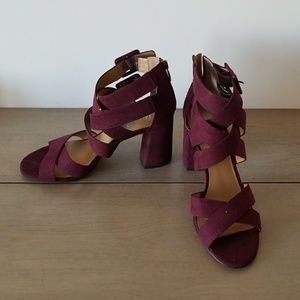 NEW Women's 9M Franco Sarto Maroon Buckle Heels 3"